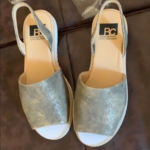 BC Footwear espadrille sandal size 7.5 light gold
